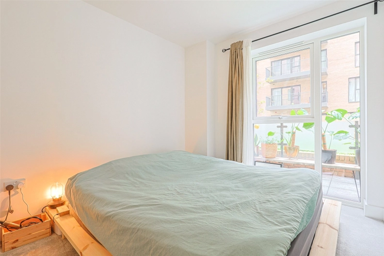 2 bedrooms apartments/flats to sale in Lismore Boulevard, Colindale Gardens, Colindale-image 3