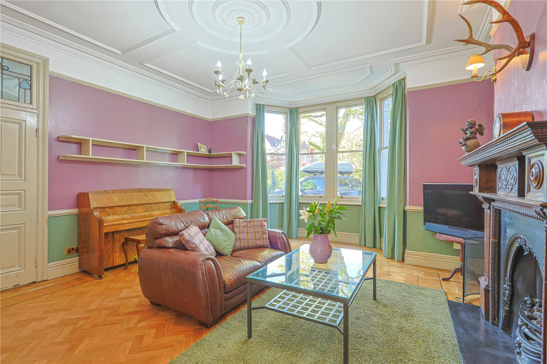 6 bedrooms houses to sale in Lynton Road, Acton-image 3