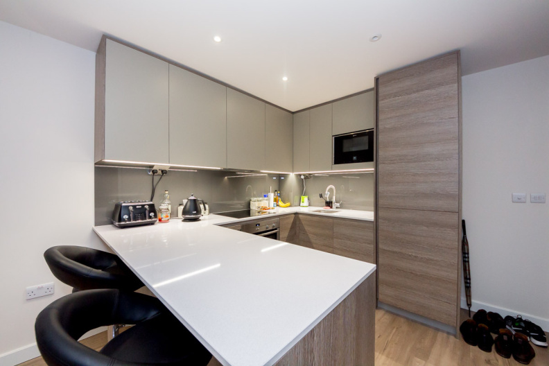 1 bedroom apartments/flats to sale in Boulevard Drive, Colindale-image 2