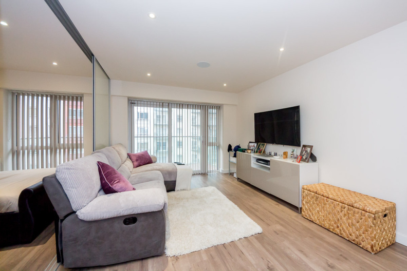 1 bedroom apartments/flats to sale in Boulevard Drive, Colindale-image 5