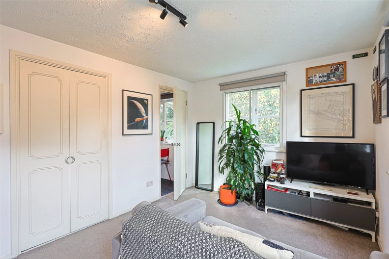 Studio apartments/flats to sale in Tylers Court, Vicars Bridge Close, Wembley-image 3