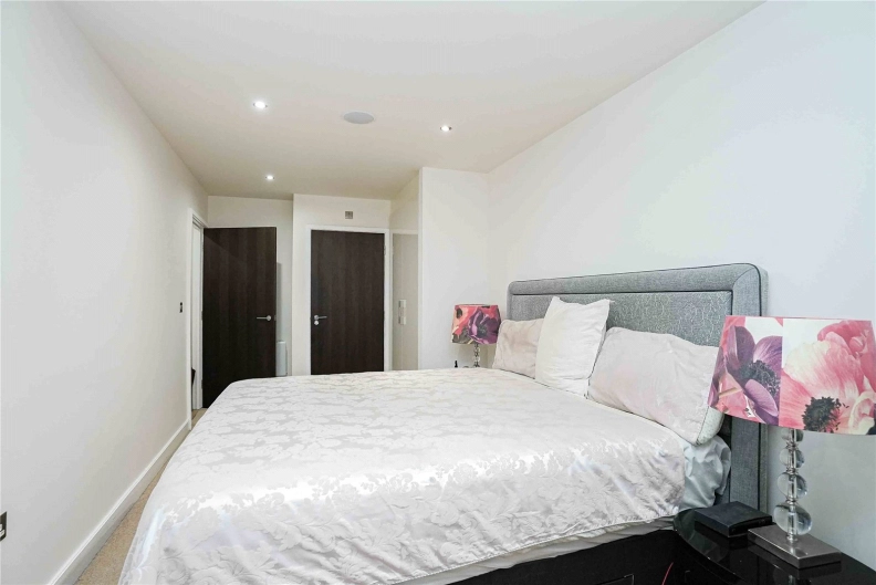 2 bedrooms apartments/flats to sale in Boulevard Drive, Beaufort Park, Colindale-image 12