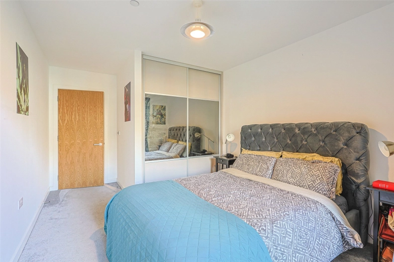 1 bedroom apartments/flats to sale in Lismore Boulevard, Colindale Gardens, Colindale-image 6