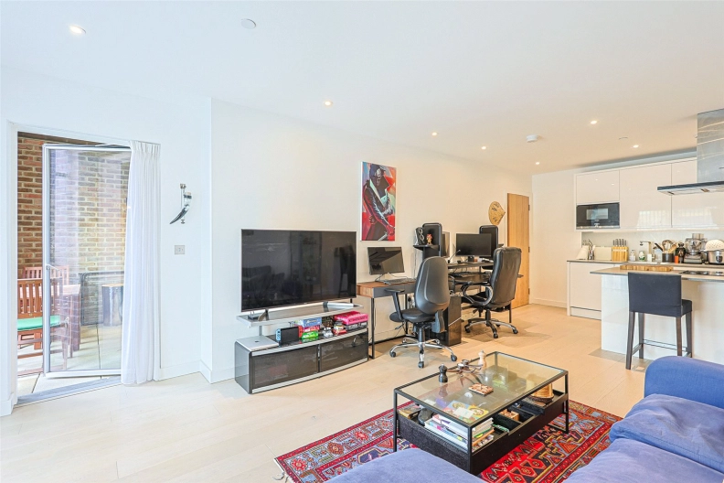 1 bedroom apartments/flats to sale in Lismore Boulevard, Colindale Gardens, Colindale-image 13