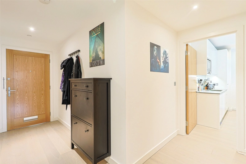 1 bedroom apartments/flats to sale in Lismore Boulevard, Colindale Gardens, Colindale-image 11