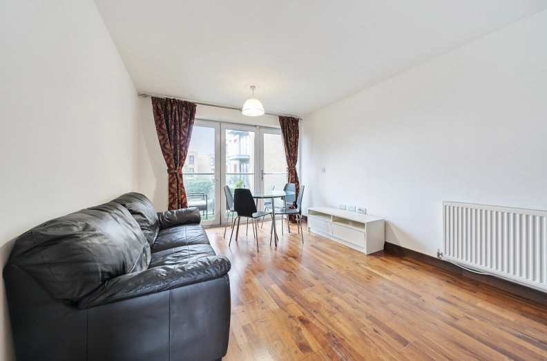 2 bedrooms apartments/flats to sale in Kings Mill Way, Denham, Uxbridge-image 2