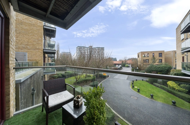 2 bedrooms apartments/flats to sale in Kings Mill Way, Denham, Uxbridge-image 9