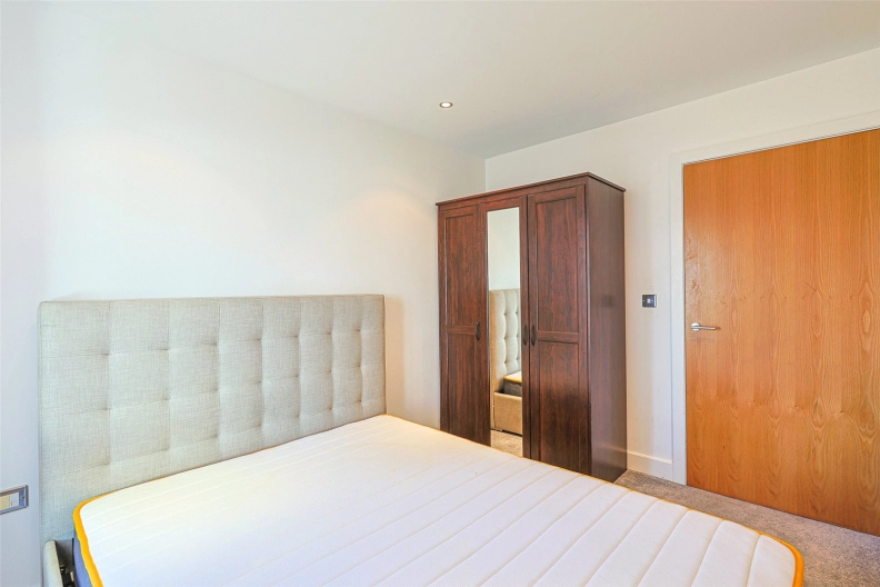 3 bedrooms apartments/flats to sale in Boulevard Drive, Beaufort Park, Colindale-image 14