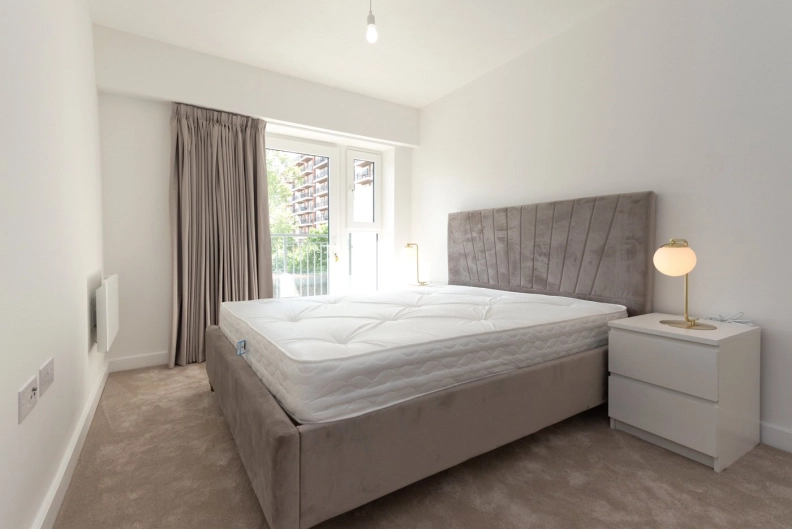 1 bedroom apartments/flats to sale in Beaufort Square, Beaufort Park, Colindale-image 4