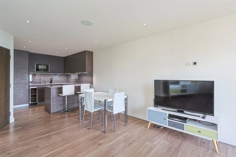 2 bedrooms apartments/flats to sale in Aerodrome Road, Beaufort Park, Colindale-image 5