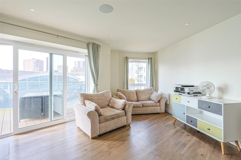 2 bedrooms apartments/flats to sale in Aerodrome Road, Beaufort Park, Colindale-image 3