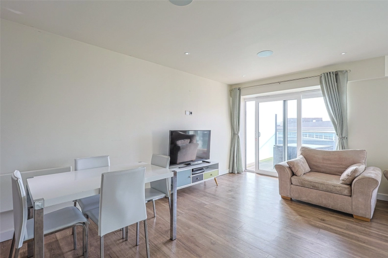 2 bedrooms apartments/flats to sale in Aerodrome Road, Beaufort Park, Colindale-image 4