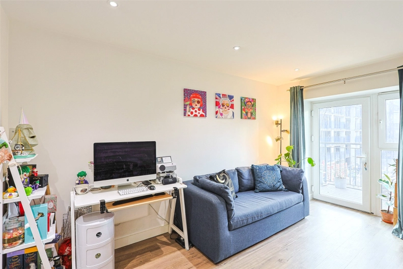 1 bedroom apartments/flats to sale in East Drive, Beaufort Park, Colindale-image 3