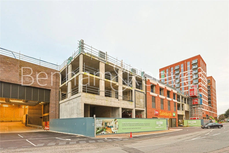 3 bedrooms apartments/flats to sale in The Hyde, Colindale-image 9