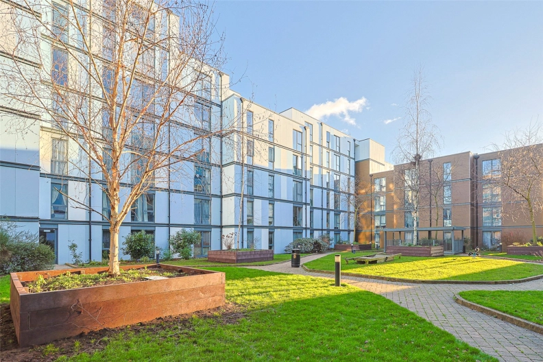 1 bedroom apartments/flats to sale in Needleman Close, Colindale-image 11