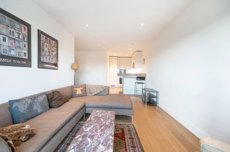 2 bedrooms apartments/flats to sale in Longfield Avenue, Ealing-image 3