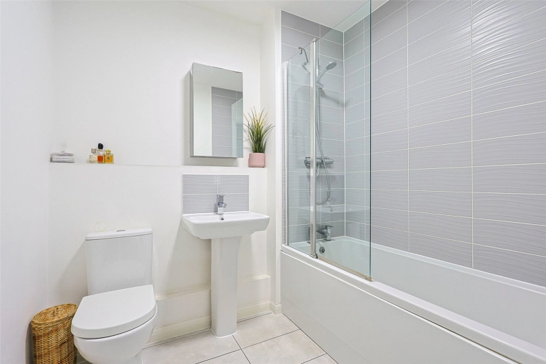 2 bedrooms apartments/flats to sale in Grahame Park Way, Colindale-image 7