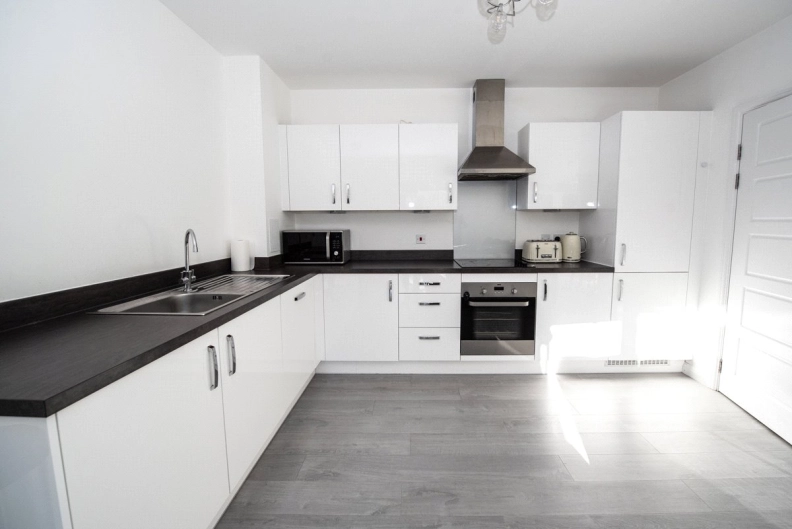 2 bedrooms apartments/flats to sale in Grahame Park Way, Colindale-image 3