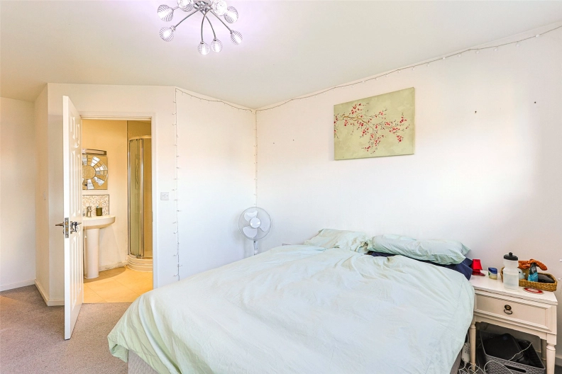 2 bedrooms apartments/flats to sale in The Greenway, Colindale-image 13