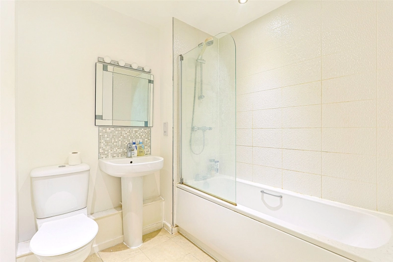 2 bedrooms apartments/flats to sale in The Greenway, Colindale-image 8