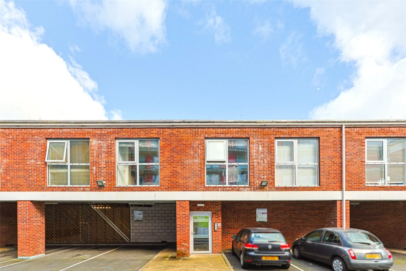 2 bedrooms apartments/flats to sale in The Greenway, Colindale-image 9