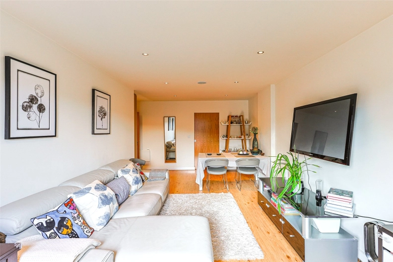 1 bedroom apartments/flats to sale in Heritage Avenue, Beaufort Park, Colindale-image 2