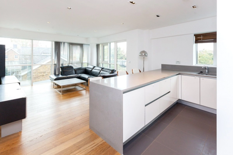 2 bedrooms apartments/flats to sale in Longfield Avenue, Ealing-image 3