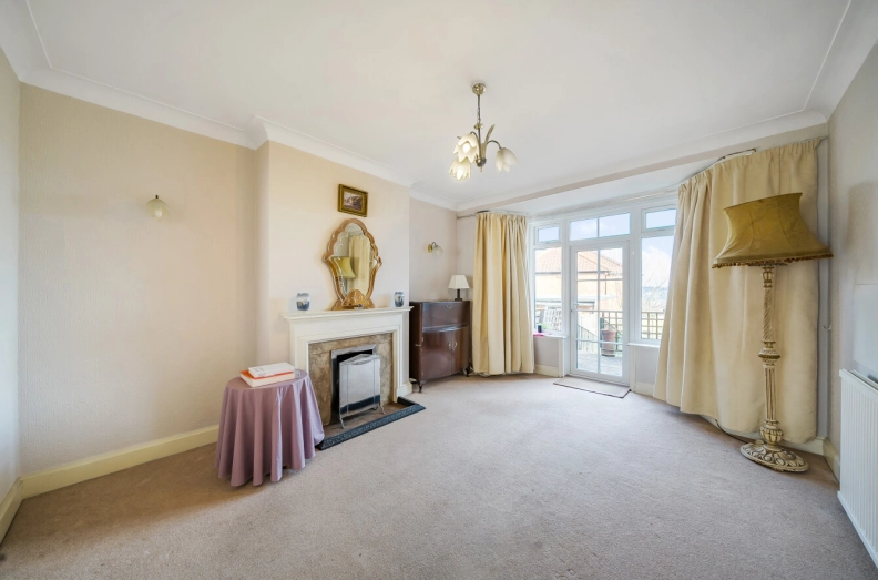 8 bedrooms houses to sale in Lodore Gardens, Kingsbury-image 7