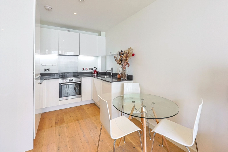 1 bedroom apartments/flats to sale in Capitol Way, Colindale-image 8