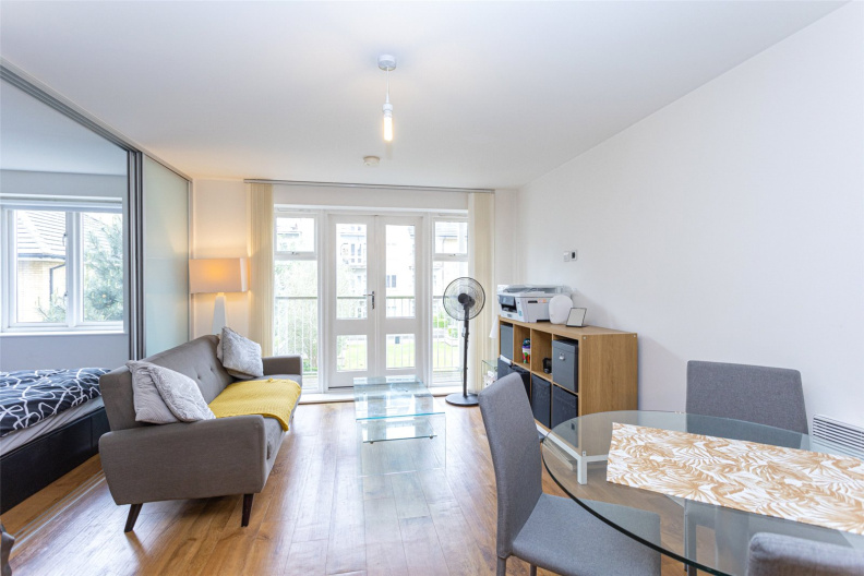 1 bedroom apartments/flats to sale in Park Lodge Avenue, West Drayton-image 1