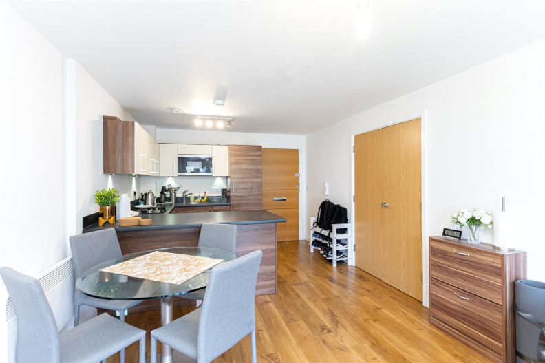 1 bedroom apartments/flats to sale in Park Lodge Avenue, West Drayton-image 4