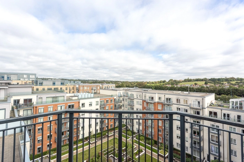 3 bedrooms apartments/flats to sale in East Drive, Beaufort Park, Colindale-image 9