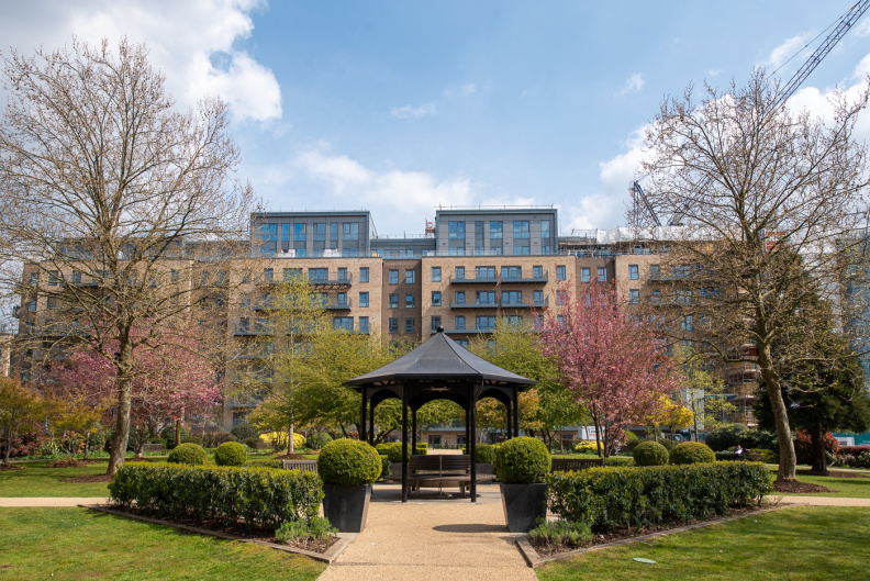 1 bedroom apartments/flats to sale in Beaufort Square, Colindale-image 1