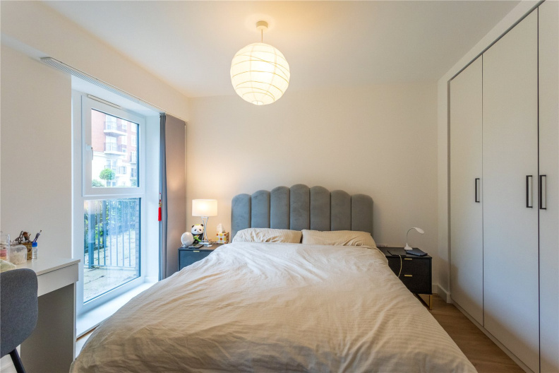 1 bedroom apartments/flats to sale in Beaufort Square, Colindale-image 3