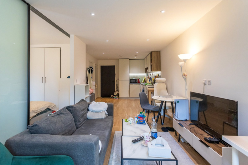 1 bedroom apartments/flats to sale in Beaufort Square, Colindale-image 2