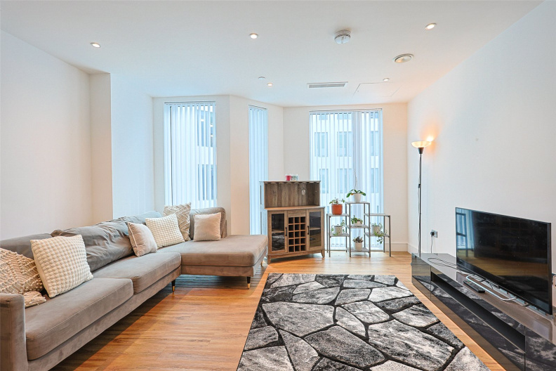 2 bedrooms apartments/flats to sale in West Gate, London, Ealing-image 15