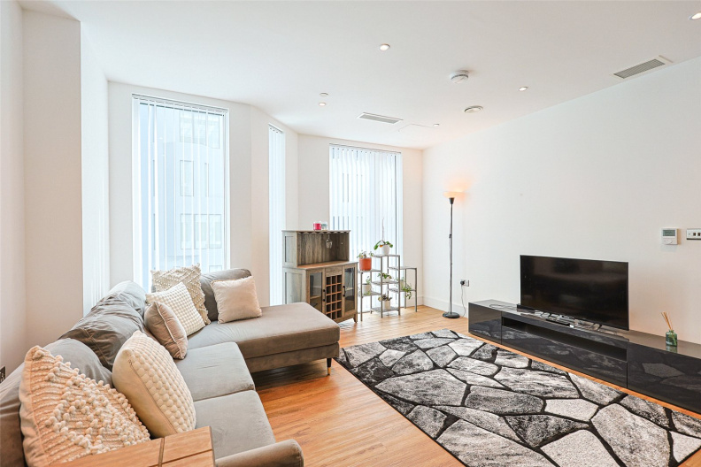 2 bedrooms apartments/flats to sale in West Gate, London, Ealing-image 2