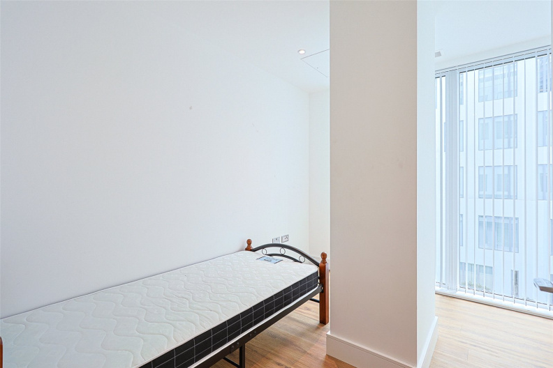 2 bedrooms apartments/flats to sale in West Gate, London, Ealing-image 18