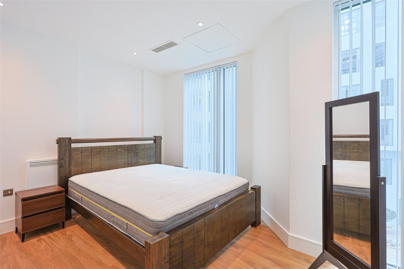 2 bedrooms apartments/flats to sale in West Gate, London, Ealing-image 3