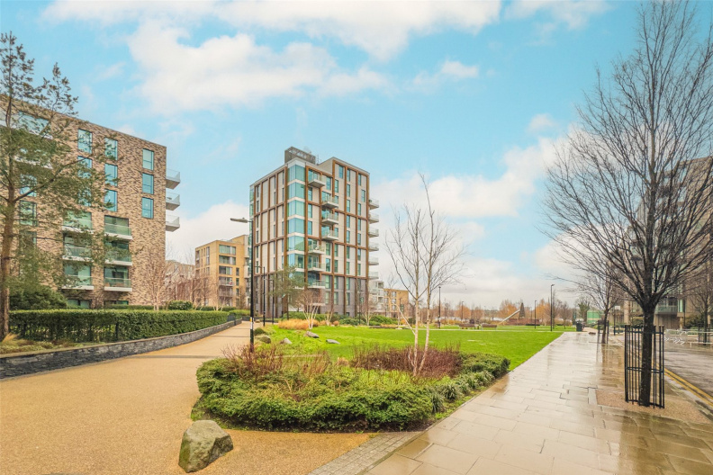 2 bedrooms apartments/flats to sale in Amber Apartment, Woodberry Down-image 1