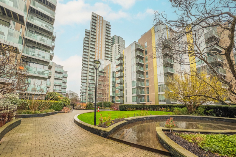 2 bedrooms apartments/flats to sale in Amber Apartment, Woodberry Down-image 7