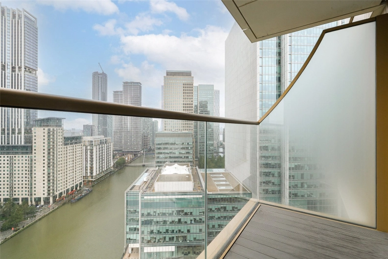 Studio apartments/flats to sale in Park Drive, Canary Wharf-image 2