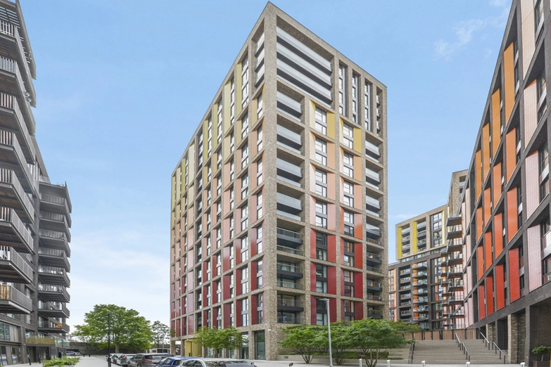 1 bedroom apartments/flats to sale in Ponton Road, Nine Elms-image 1