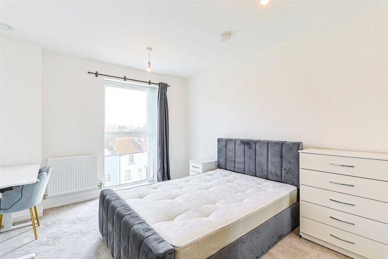 1 bedroom apartments/flats to sale in East Acton Lane, Ealing-image 6