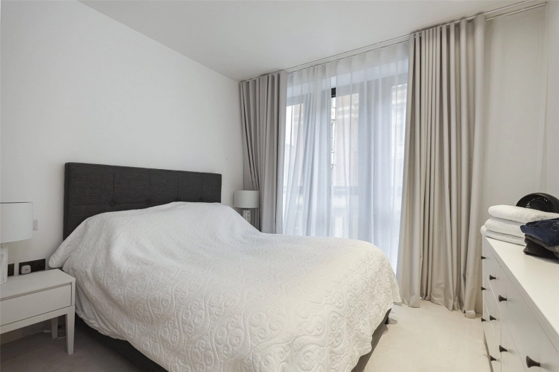 2 bedrooms apartments/flats to sale in Portugal Street, London-image 5