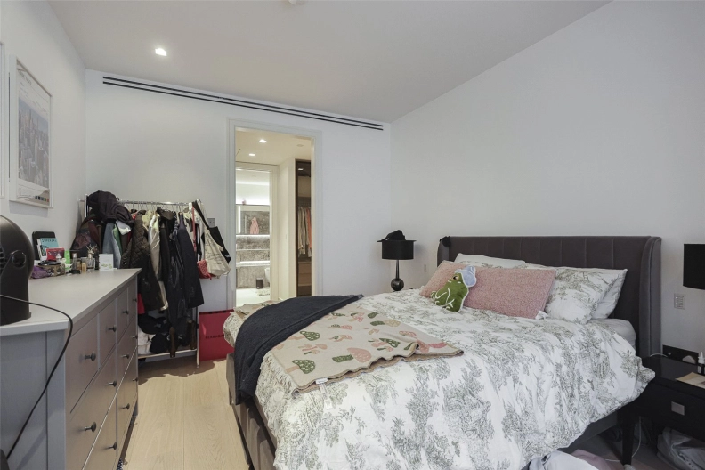 2 bedrooms apartments/flats to sale in Portugal Street, London-image 13