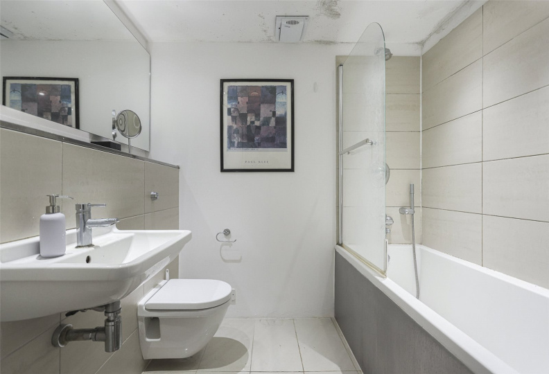 1 bedroom apartments/flats to sale in Blackwall Way, London-image 5
