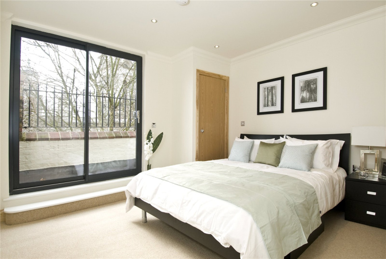 3 bedrooms apartments/flats to sale in School Mews, Shadwell-image 3