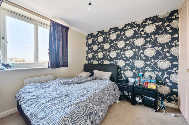 2 bedrooms apartments/flats to sale in Millennium Drive, Canary Wharf-image 4