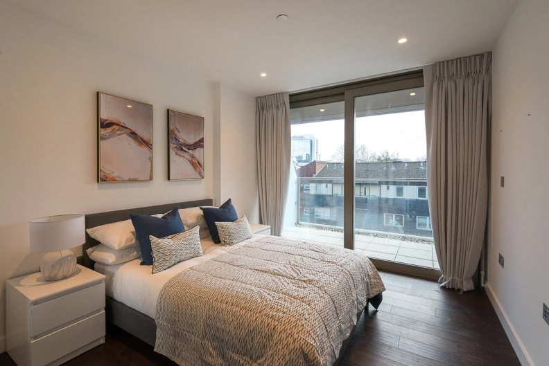 2 bedrooms apartments/flats to sale in Royal Mint Street, London-image 7